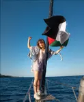 lbezn7k8caa.jpg