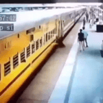 rq4bNsYIiG1IvVO4.mp4